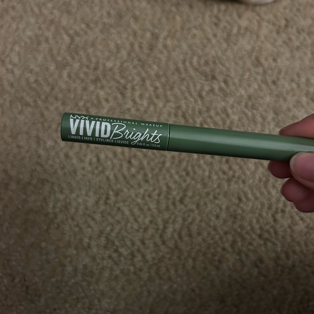 NYX Vivid Brights Liquid Liner in Ghosted Green